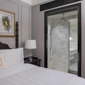 Manor Queen Room City View